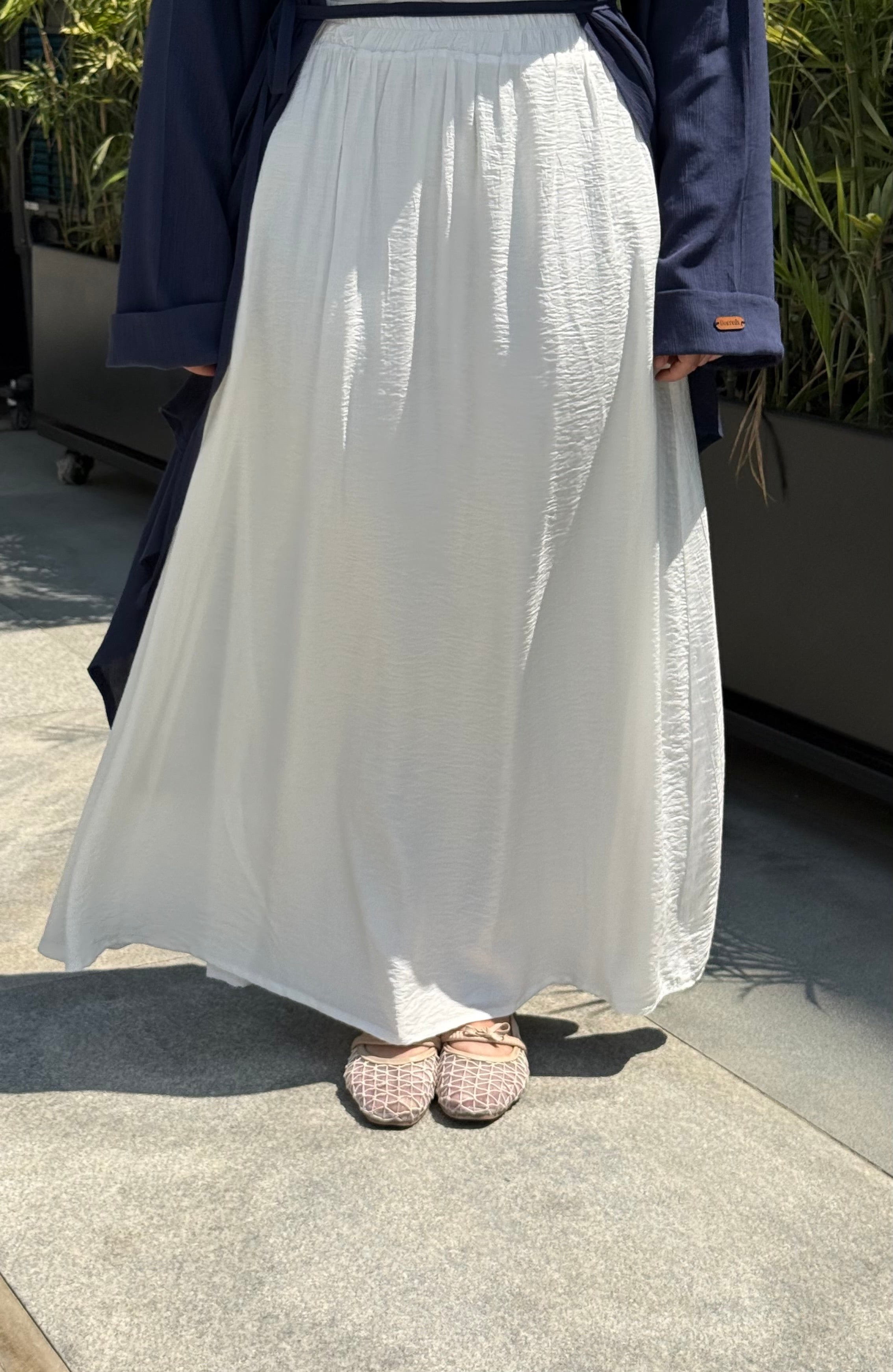 WHITE SKIRT