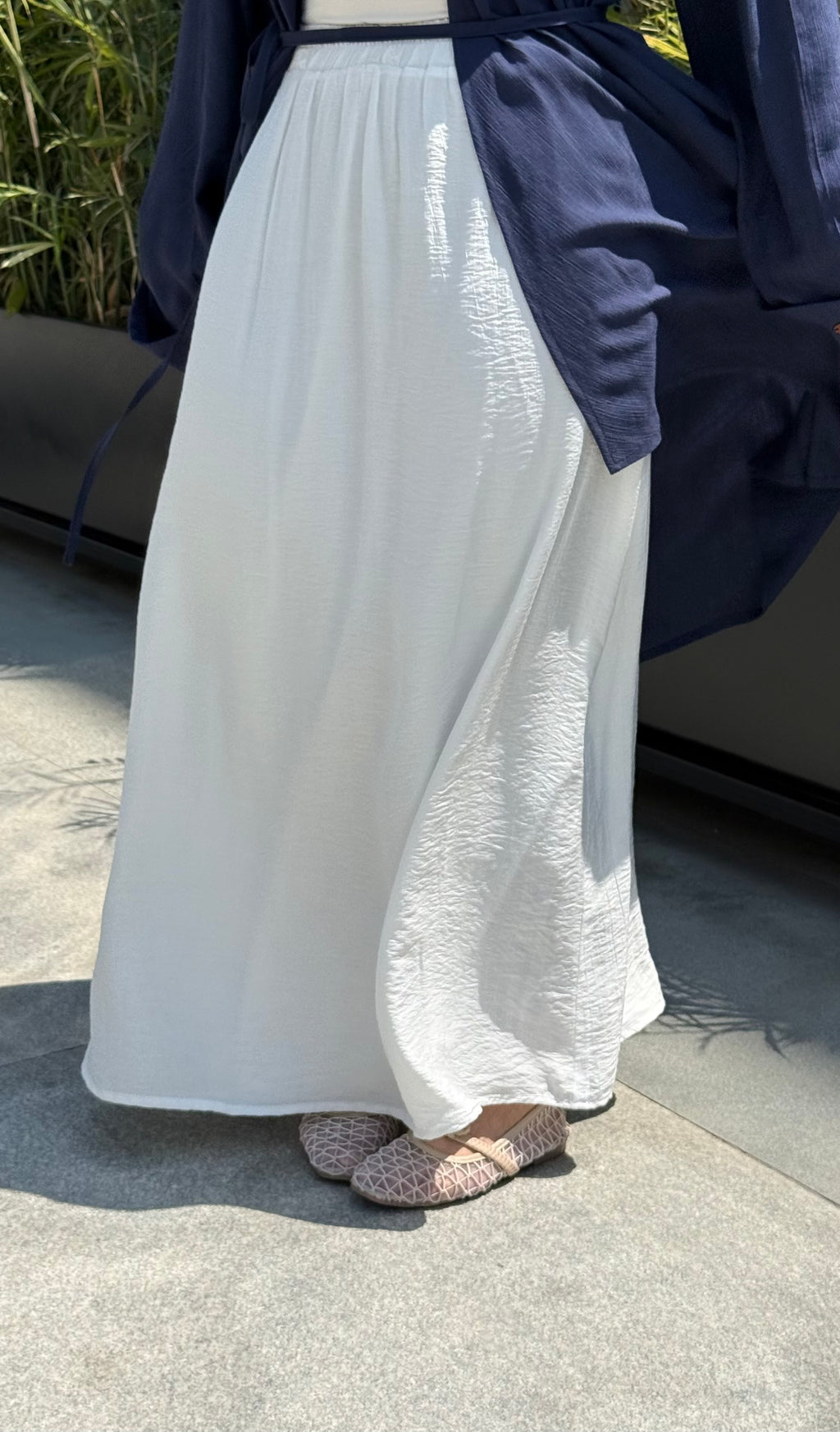 WHITE SKIRT